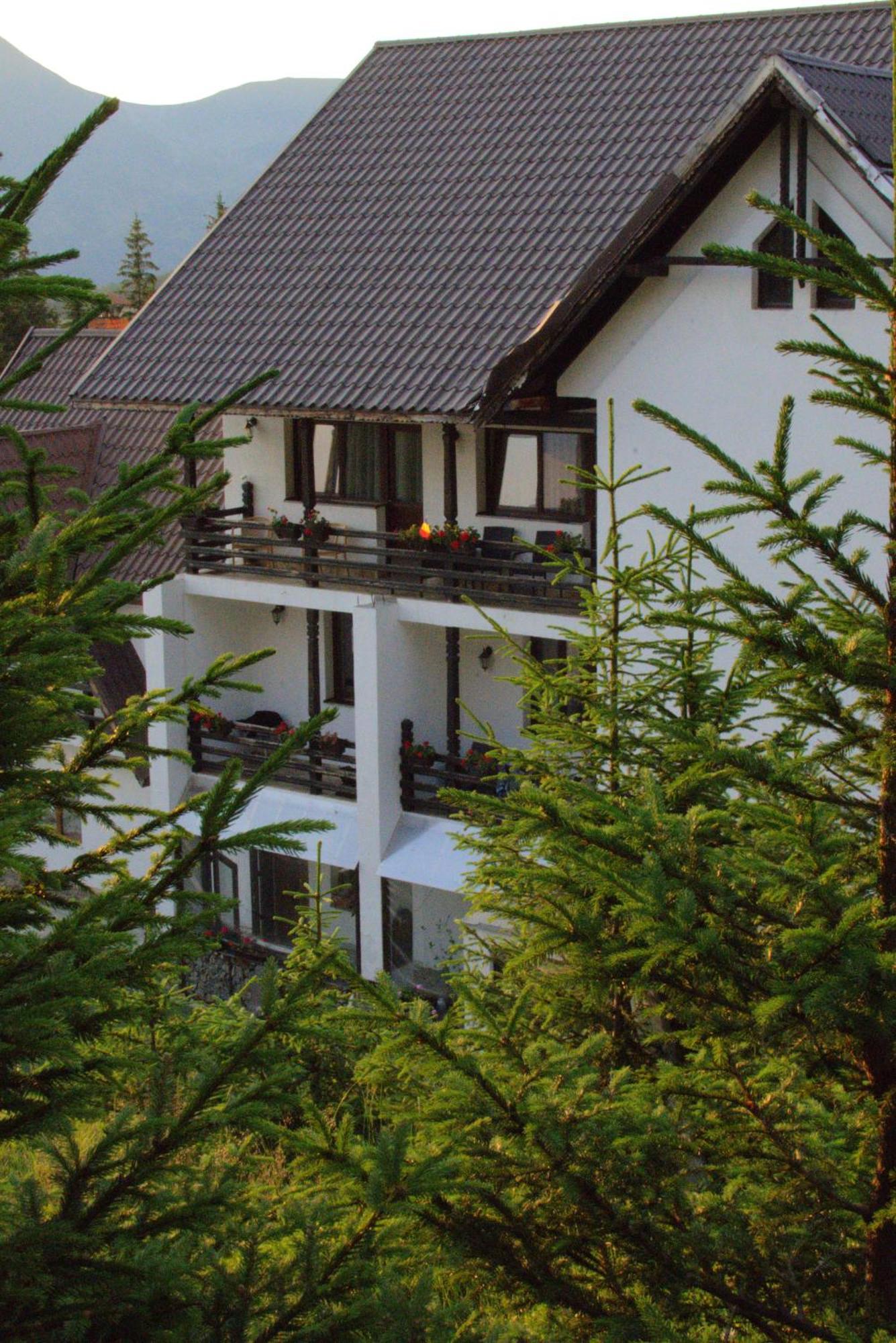 Cetina Hotel Ranca Exterior photo